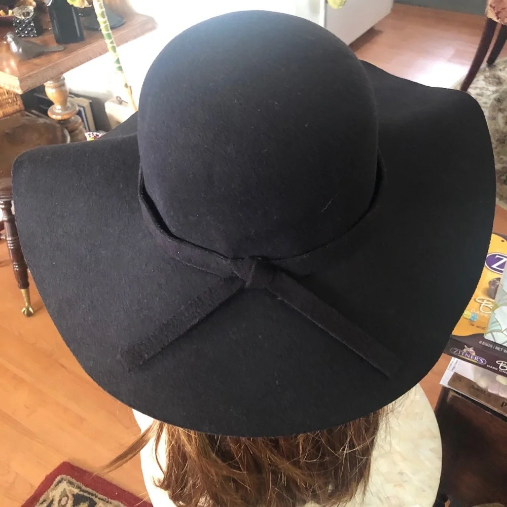 Vintage Black Wide Brim Hat - Picture 3 of 9